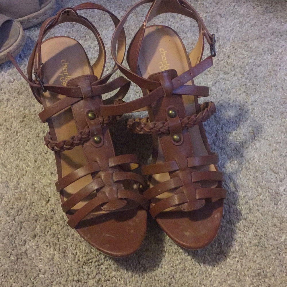 Size 8 woman’s shoes